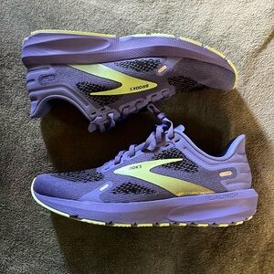 NWOB. Brooks Launch 6